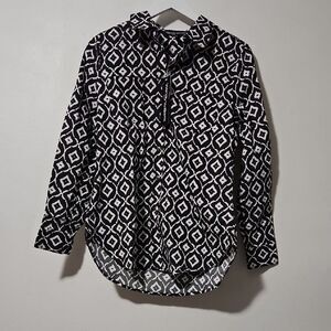 Wendy Williams Black and White Geometric Shirt